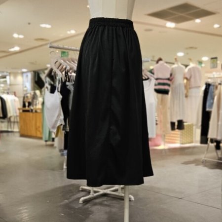 벨티드 핀턱 플레어 스커트