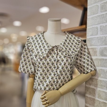 셔링 카라 패턴 블라우스