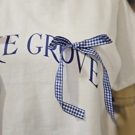 리본 장식 로고 티셔츠