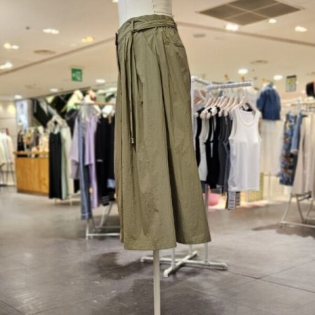 벨티드 트임 치마 바지