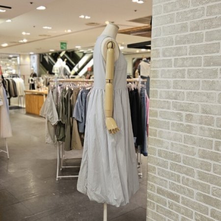 민소매 벌룬 원피스