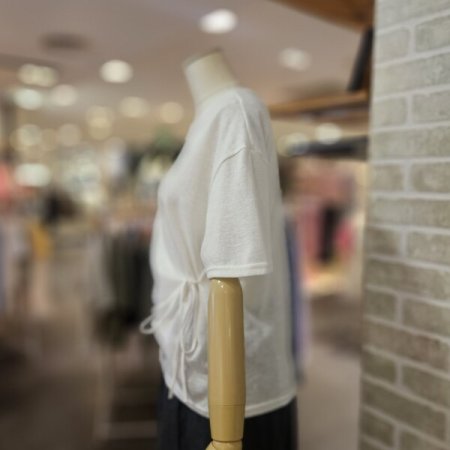 슬라브 끈 장식 티셔츠