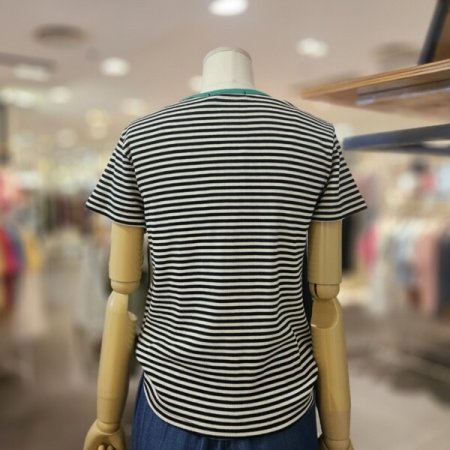 배색 자수 스트라이프 티셔츠