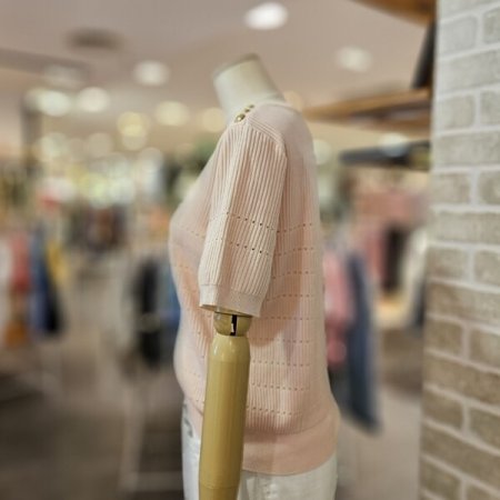 어깨 장식 니트