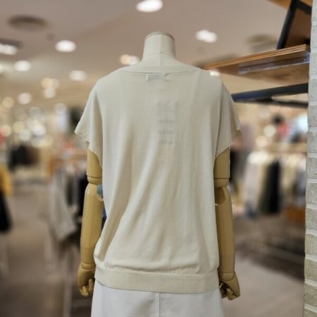 루즈핏 슬리브리스 니트