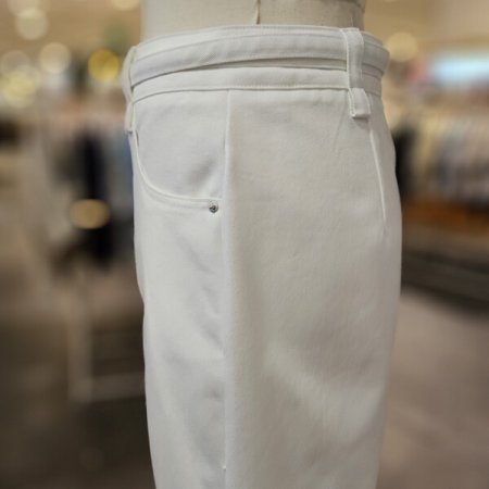 벨티드 슬림핏 스커트