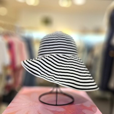 와이드 챙 스타일 모자