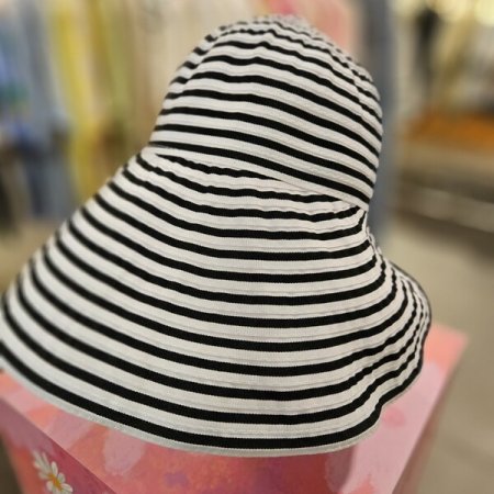 와이드 챙 스타일 모자