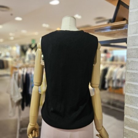 넥 포인트 썸머 슬리브리스