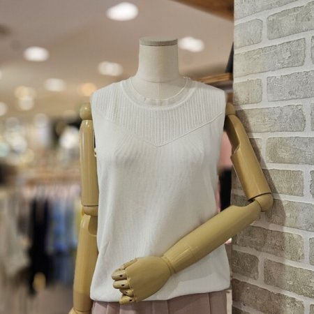 넥 포인트 썸머 슬리브리스