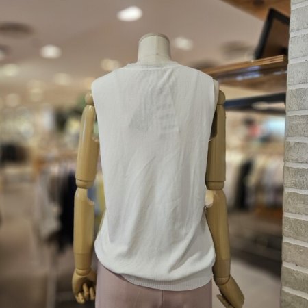 넥 포인트 썸머 슬리브리스