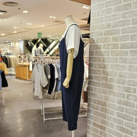 버튼 장식 점프 슈트