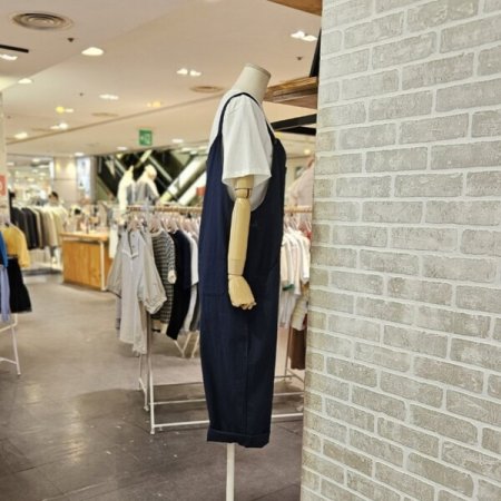 버튼 장식 점프 슈트