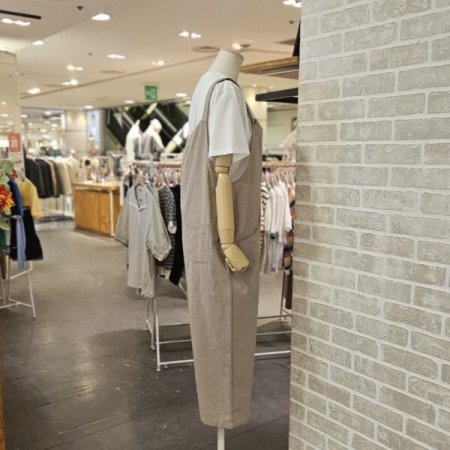 버튼 장식 점프 슈트