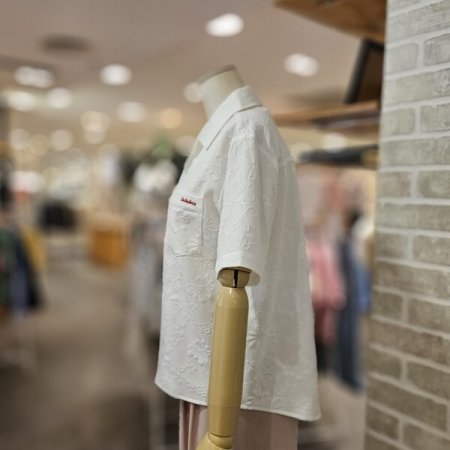 플라워 엠보 블라우스