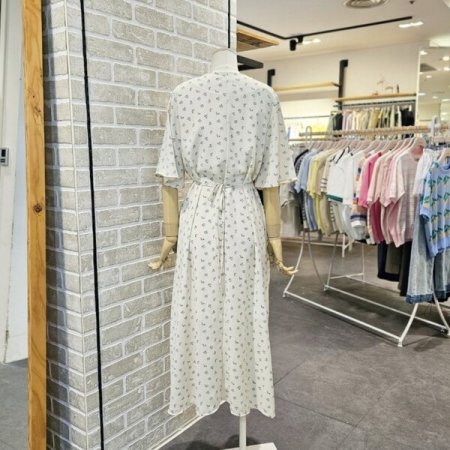 셔링 날개 소매 원피스