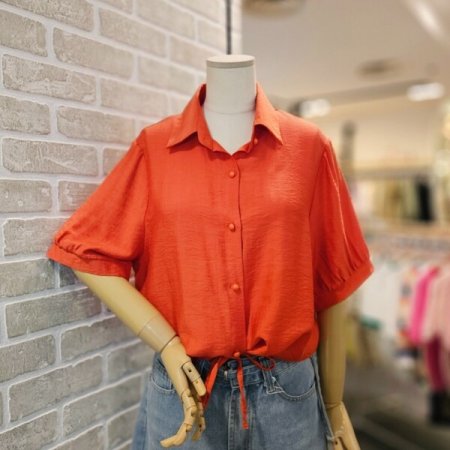 끈 장식 카라 블라우스