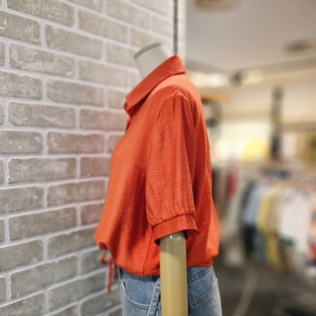 끈 장식 카라 블라우스