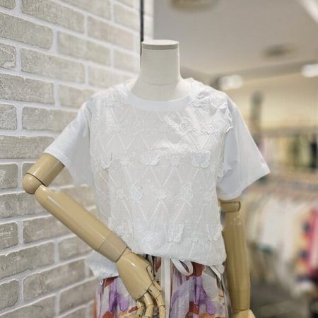 나비 자수 반팔 티셔츠