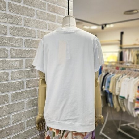 나비 자수 반팔 티셔츠