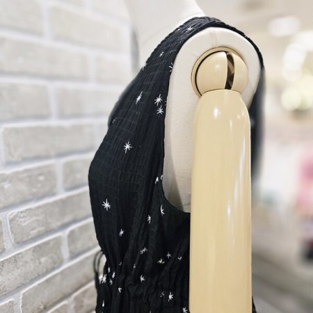 반 오픈 슬리브리스 원피스