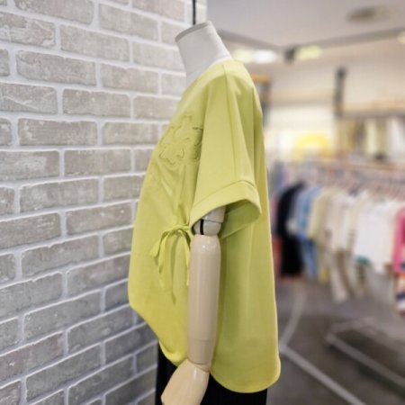 플라워 자수 티셔츠