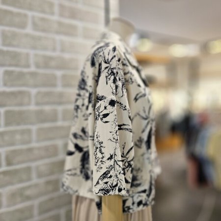 패턴 크롭 블라우스