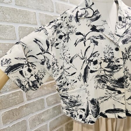 패턴 크롭 블라우스