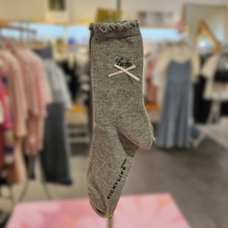 리본 자수 양말