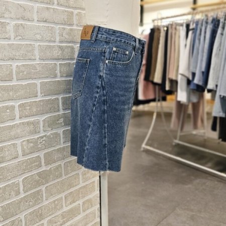 삼각 절개 난스판 데님 쇼츠