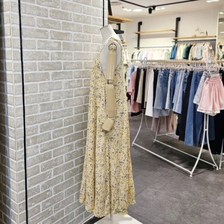 어깨 끈 주름 원피스