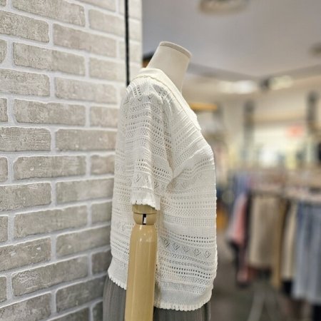 크로쉐 카라 니트