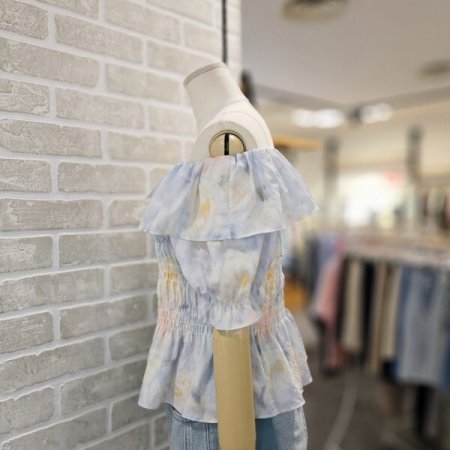 오픈 숄더 블라우스