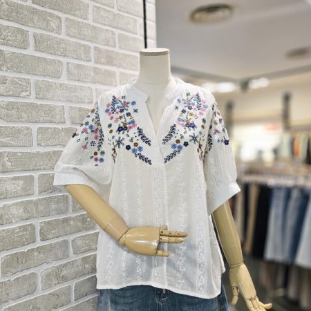 꽃 자수 블라우스