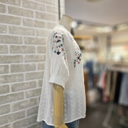 꽃 자수 블라우스