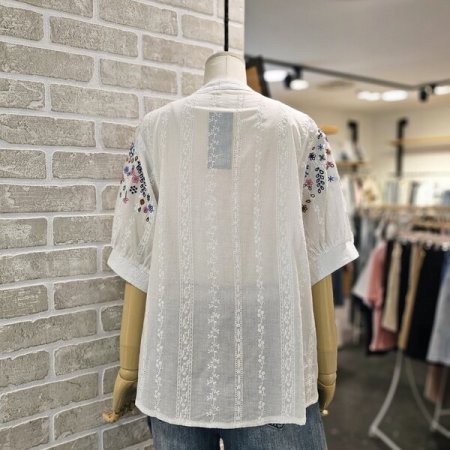 꽃 자수 블라우스