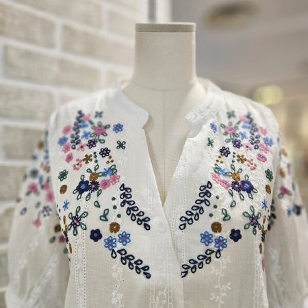 꽃 자수 블라우스