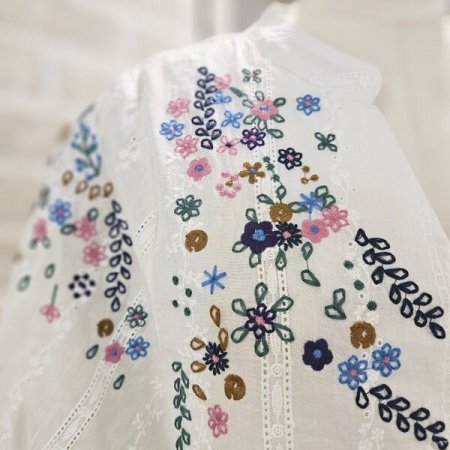 꽃 자수 블라우스