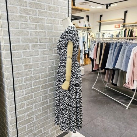 오픈 숄더 프린트 원피스