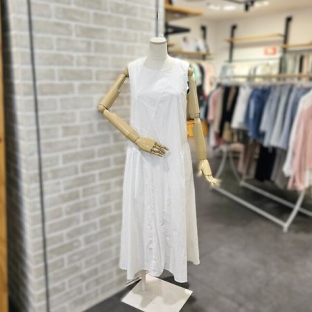 절개 롱 원피스