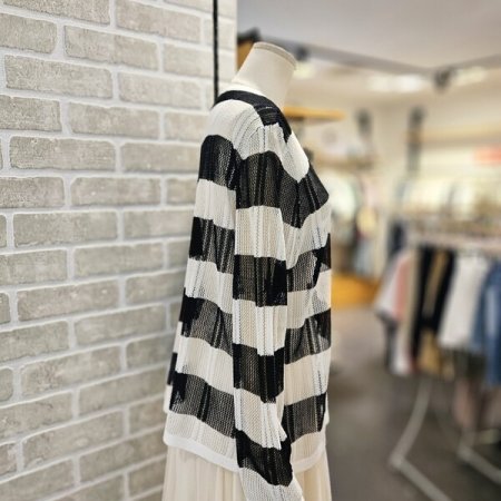 루즈핏 스트라이프 니트