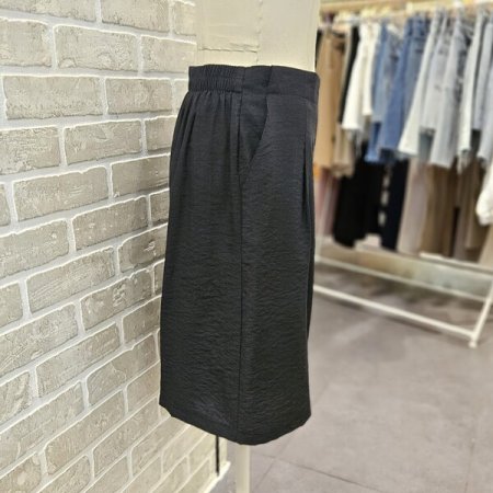 턱 장식 버뮤다 팬츠