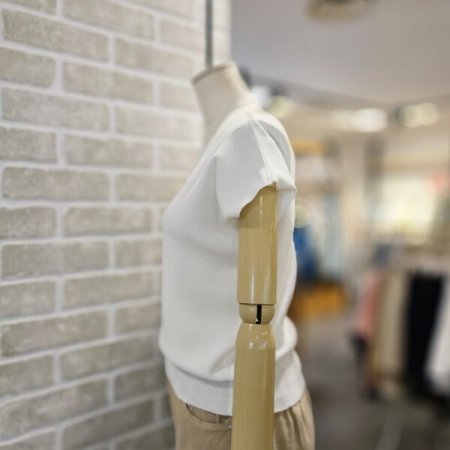 보트넥 니트 슬리브리스