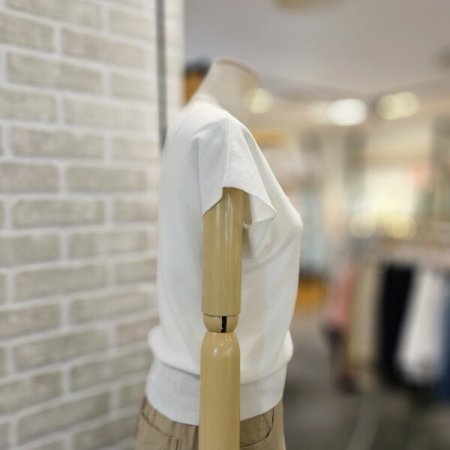 보트넥 니트 슬리브리스