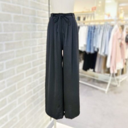 턱 장식 뒷 밴딩 팬츠