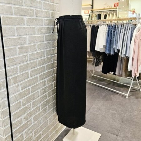 턱 장식 뒷 밴딩 팬츠