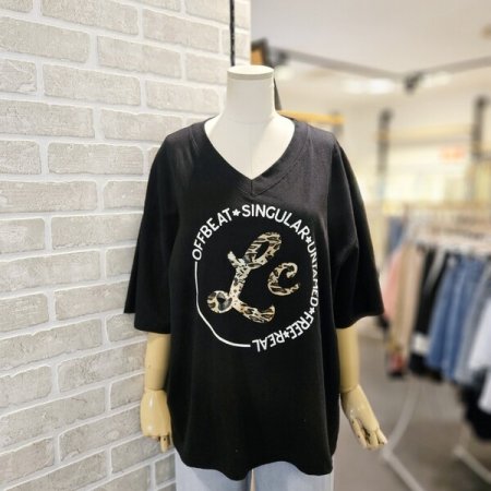 호피 나염 브이넥 티셔츠