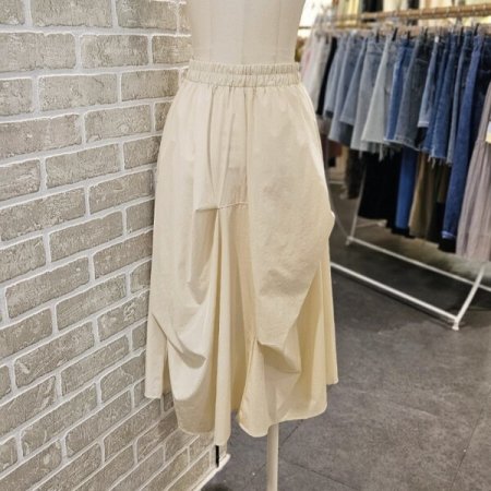 언발 볼륨 스커트