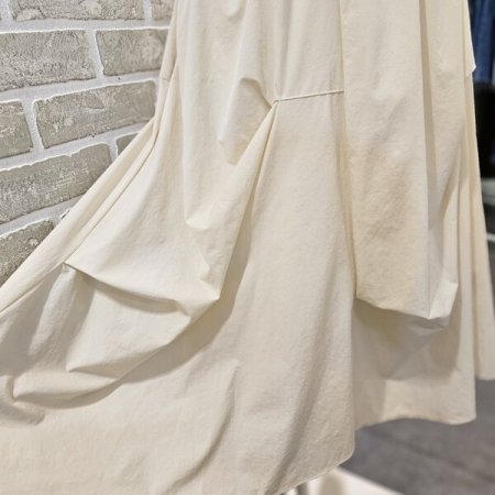 언발 볼륨 스커트