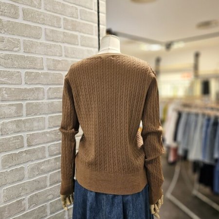 로고 자수 꽈배기 가디건